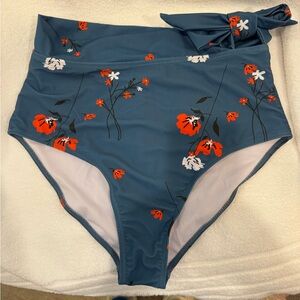 Bikini bottoms - new without tags